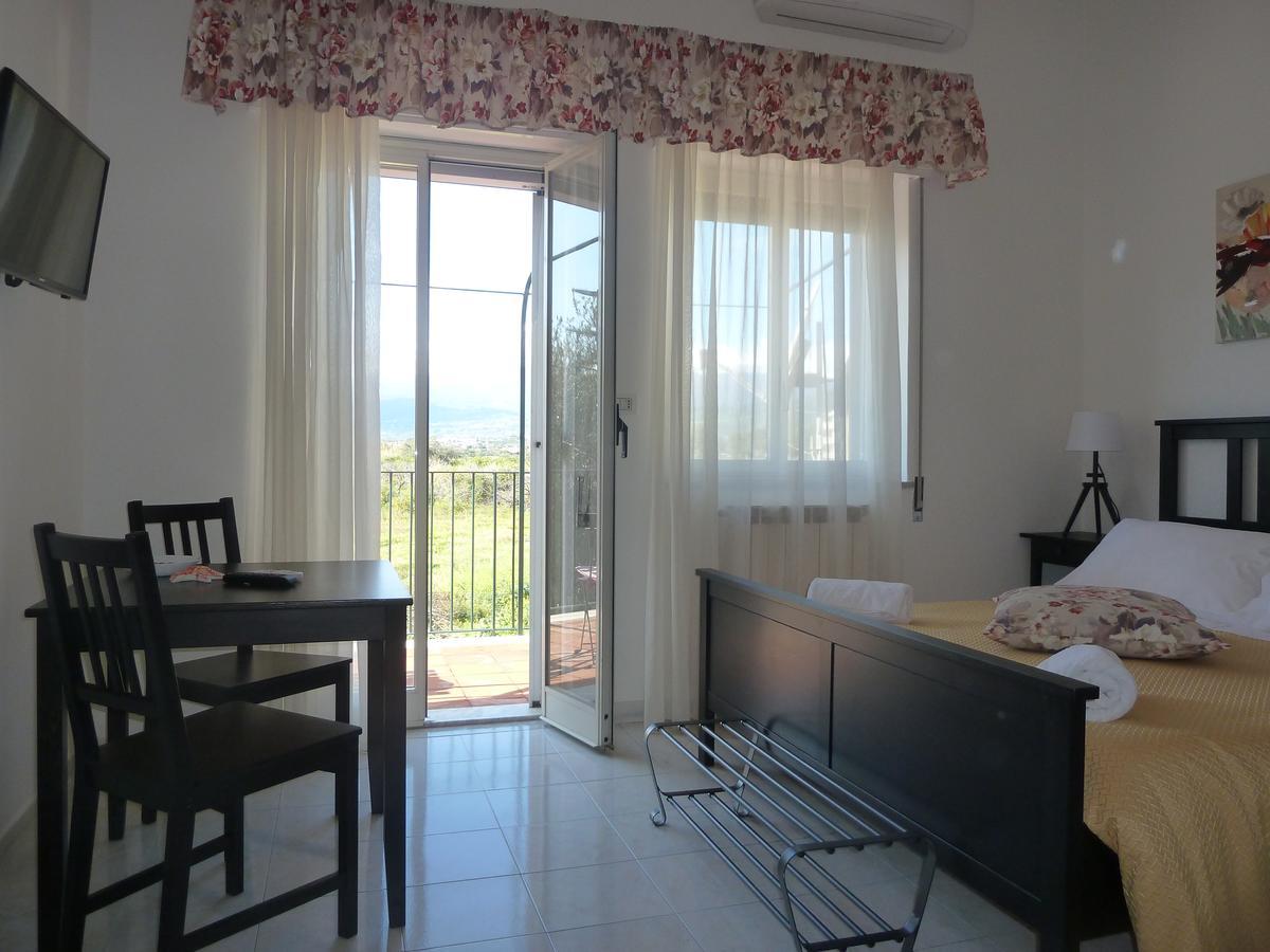 جيارديني ناكسوس B&B Villa Palici المظهر الخارجي الصورة